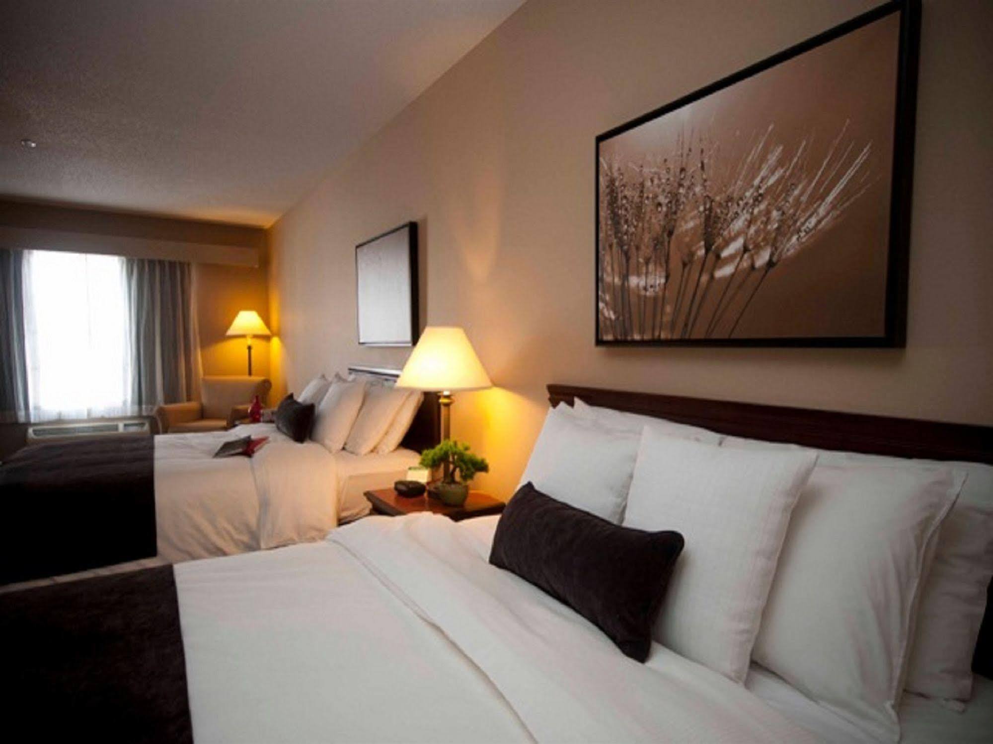 Town & Country Inn And Suites Quincy Exteriör bild